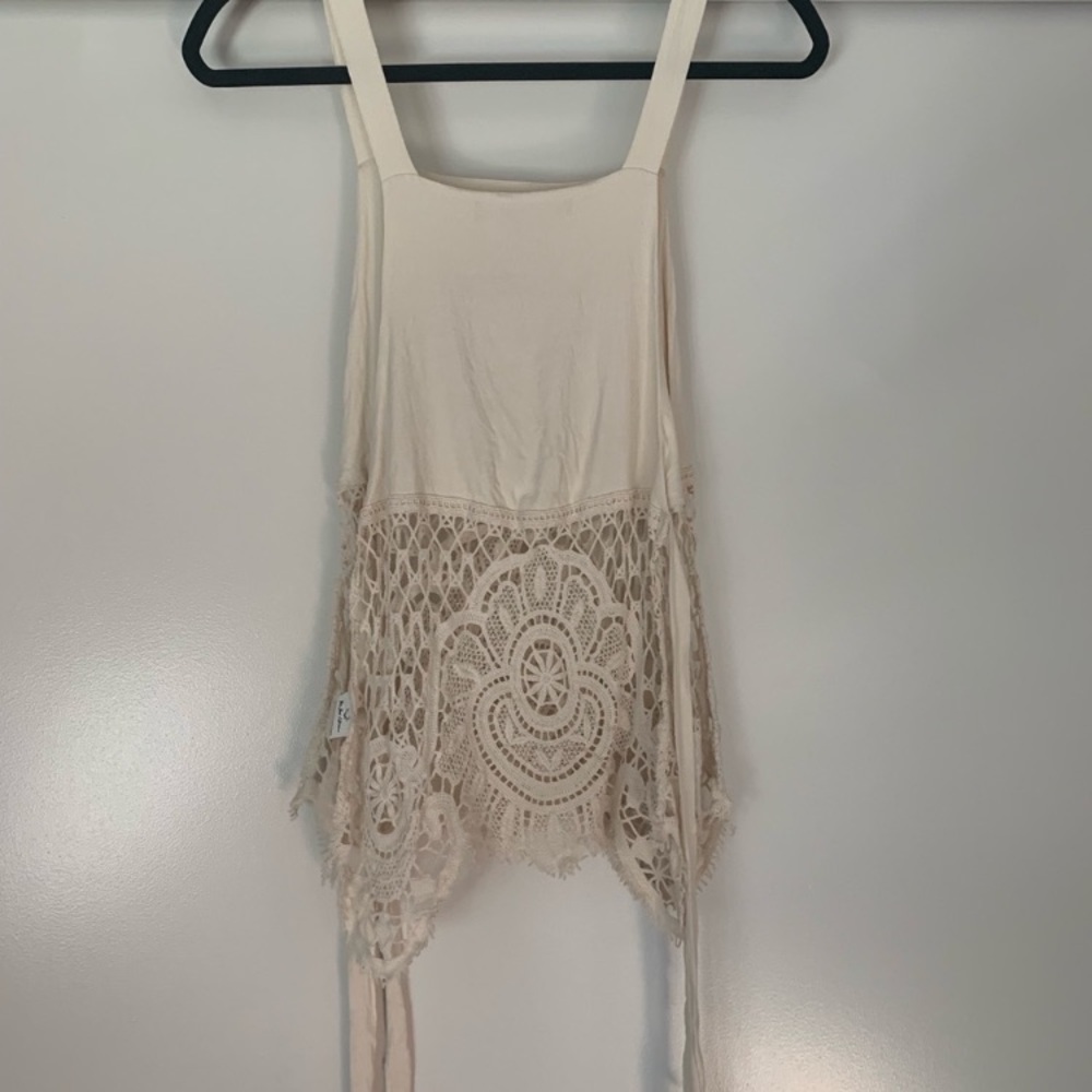 Eyelet Top - Picture 3 of 4